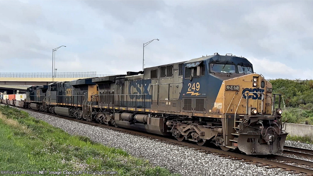 CSX 249 leads I138.